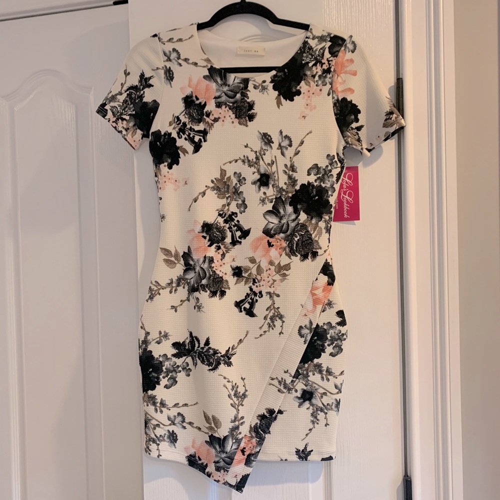 Bodycon floral dress. Size Small